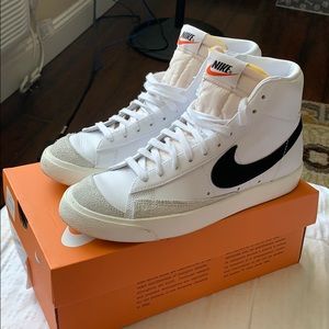 Nike (W) Blazer Mid 77’